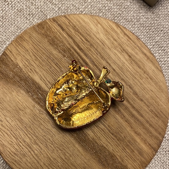 Apple Brooch - Picture 3 of 5